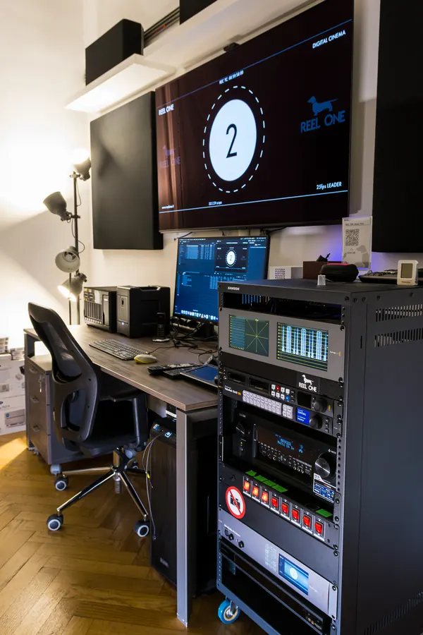 La control room del controllo qualità vista per intero