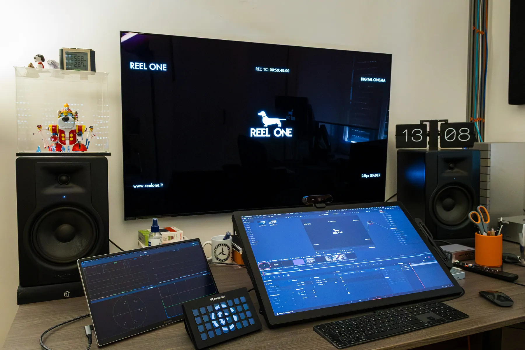 Postazione di controllo qualità, con il leader Reel One sul monitor grande